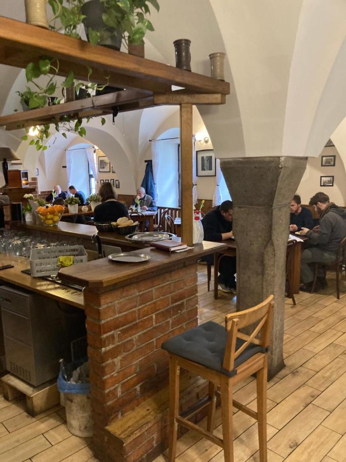 Penzion a restaurace Modrá růže Tábor Exterior foto