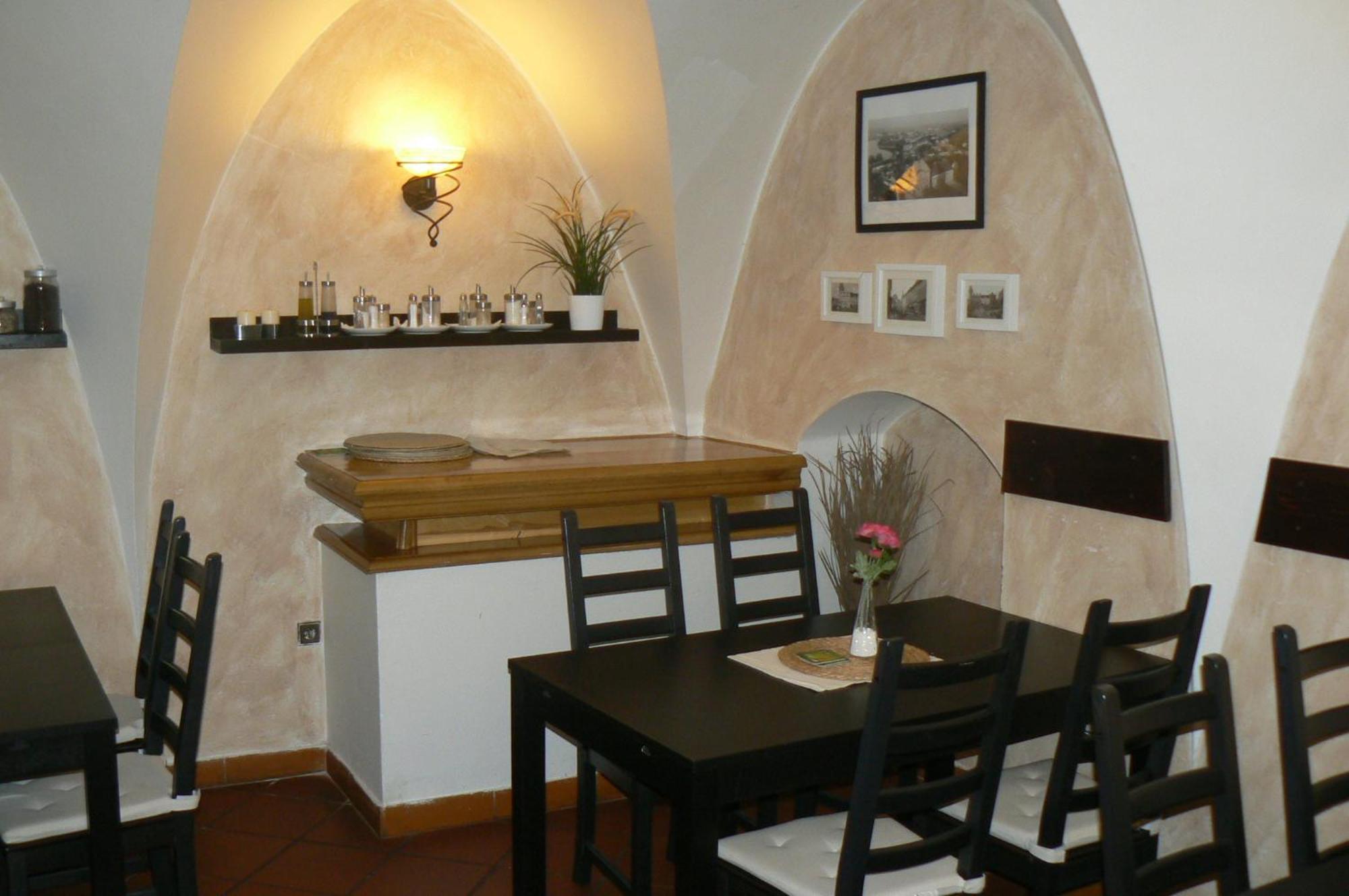 Penzion a restaurace Modrá růže Tábor Exterior foto