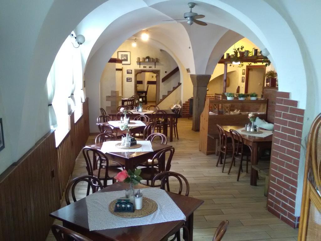Penzion a restaurace Modrá růže Tábor Exterior foto