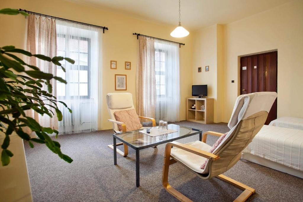 Penzion a restaurace Modrá růže Tábor Habitación foto
