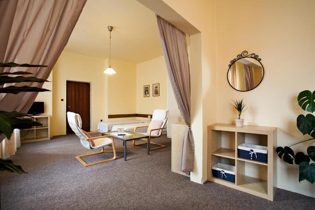 Penzion a restaurace Modrá růže Tábor Habitación foto