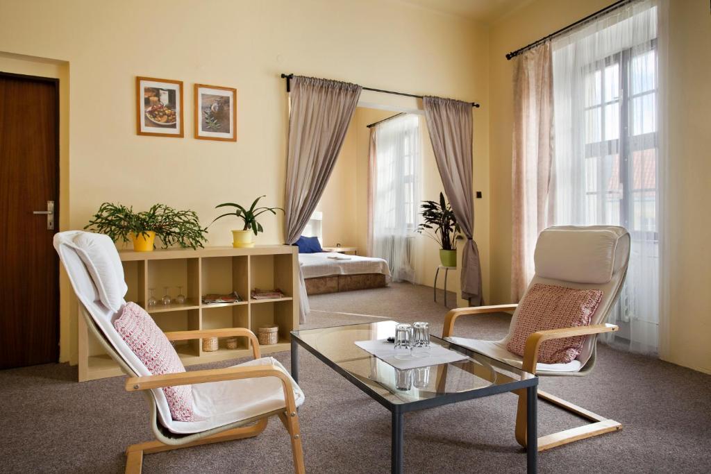 Penzion a restaurace Modrá růže Tábor Habitación foto